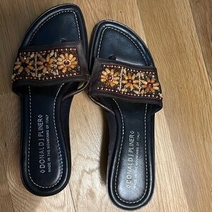 Donald J Pliner cute  brown leather summer flats with detail